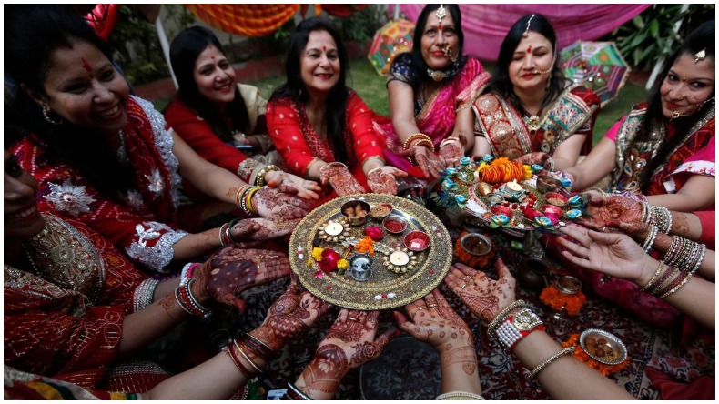 Karva Chauth पर सालों बाद बन रहा है ये अबूझ संयोग, जानें सरगी खाने का शुभ मुहूर्त