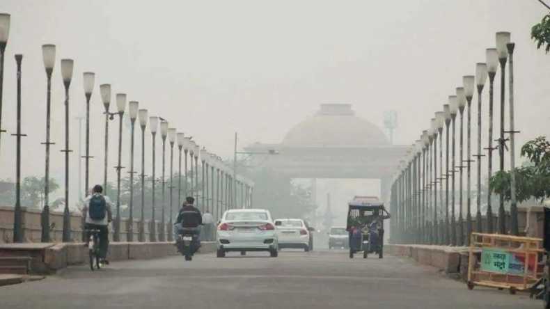 Delhi Air Pollution: Kejriwal government extends ban on entry of trucks, work from home for employees till 26 November