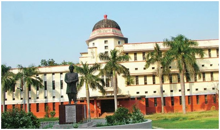 Allahabad Central University के हॉस्टल में बम बना रहा था छात्र, ब्लास्ट के बाद हालत गंभीर