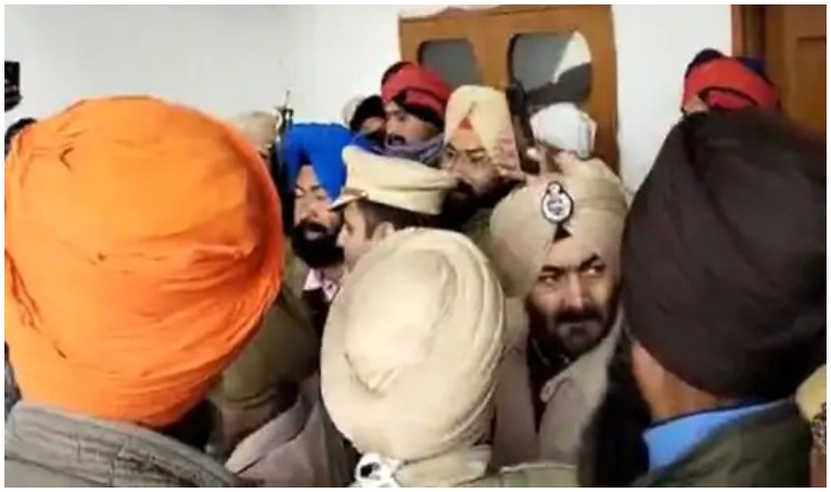 Punjab Sacrilege Case: कपूरथला में बेअदबी नहीं, ‘मॉब लिंचिंग’, उबल पड़ा सोशल मीडिया