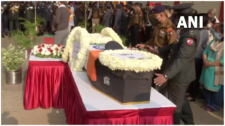 Group Captain Varun Singh Last rites: भोपाल लाया गया ग्रुप कैप्टन वरुण सिंह का पार्थिव शरीर, कल होगा अंतिम संस्कार