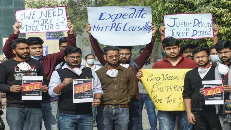 Doctor Strike : Resident doctors of RML Hospital will boycott emergency services