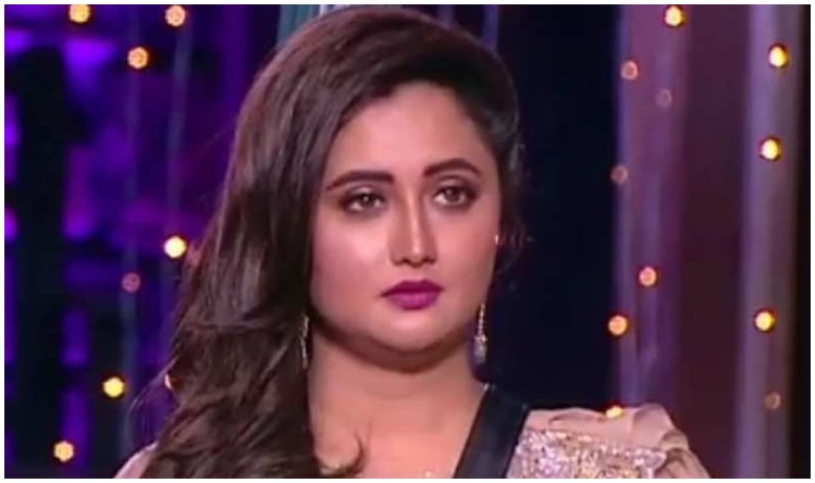 Rashmi Desai In Bigg Boss 15 : रश्मि देसाई फिर से बिग बॉस की ट्रॉफी लेने से चूंकी, एक्ट्रेस से हुई बड़ी गलती !