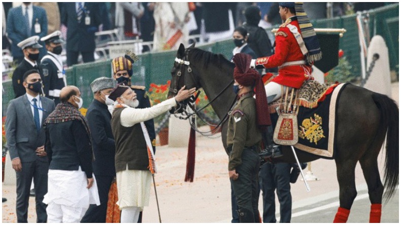 Horse Virat: इस घोड़े को देखकर क्यों इतने खुश हुए पीएम मोदी?