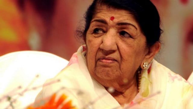 Honour for Lata Mangeshkar: क्रिकेटप्रेमी लता मंगेशकर को भारतीय क्रिकेट की श्रद्धांजलि, हाथों पर काला बैंड बांध मैदान में उतरेंगे खिलाड़ी