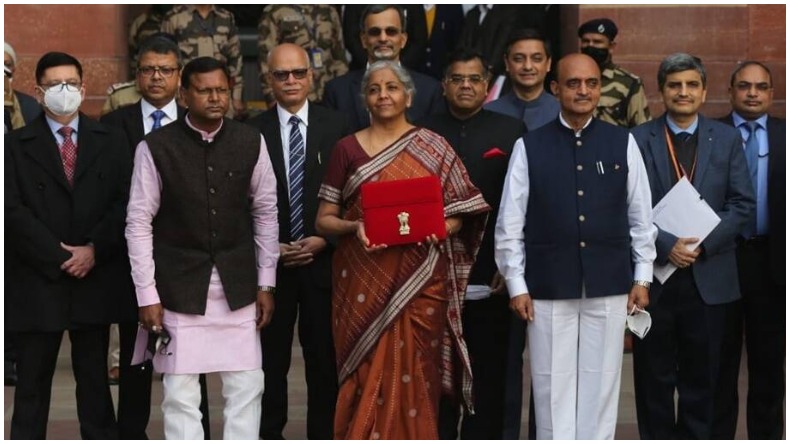 Union Budget 2022 live: डिजिटल विश्विद्यालय.. 60 लाख नौकरियां.. गरीबों को घर.. जानिए बजट की मुख्य बातें