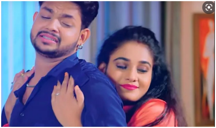 Bhojpuri Cinema : Ankush Raja और Shilpi Raj के गाने ‘लड़की पटाते कमर देख के’ मचाया बवाल, 7 लाख व्यूज पार..