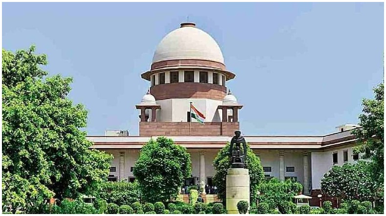 Karanataka Hijab Row: कर्नाटक हिजाब मामलें पर SC की वकीलों को फटकार, कहा- इसे राष्ट्रीय मुद्दा ना बनाया जाएं