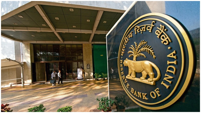 Bank Update: चीन से शेयर क‍िया इस बैंक ने डाटा! RBI ने किया पर्दाफाश, इसमें आपका अकाउंट तो नहीं