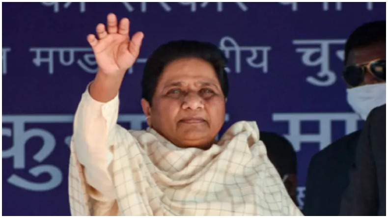 Mayawati in Varanasi: वाराणसी में बोली मायावती- ‘सपा और बीजेपी की सरकार में दुखी है प्रदेश की जनता