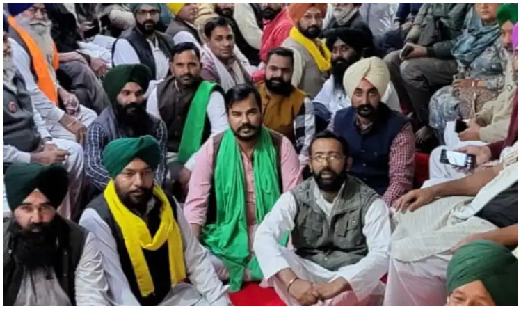 Punjab Election:  चुनाव लड़ने वाले किसान संगठनों से संयुक्त किसान मोर्चा ने झाड़ा पल्ला, कहा- नहीं है उनसे कोई संबंध