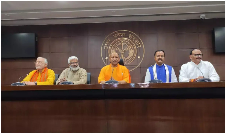 Yogi Govt 2.0 Cabinet Meeting: योगी कैबिनेट का पहला ऐलान- अगले तीन महीने तक 15 करोड़ लोगों को मिलेगा मुफ्त राशन