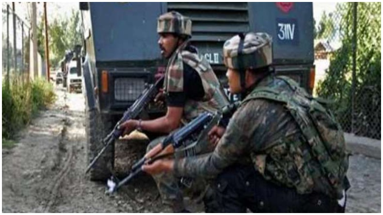 Baramulla encounter: सुरक्षाबलों ने 12 लाख रुपये के इनामी आतंकी समेत पांच को किया ढेर