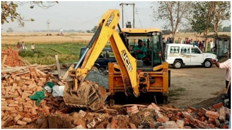 बाबा का बुलडोजर: बुलडोजर के बाद यूपी की राजनीति में डायनामाइट की एंट्री, विस्फोटक से उड़ाए जाएंगे अपराधियों के घर