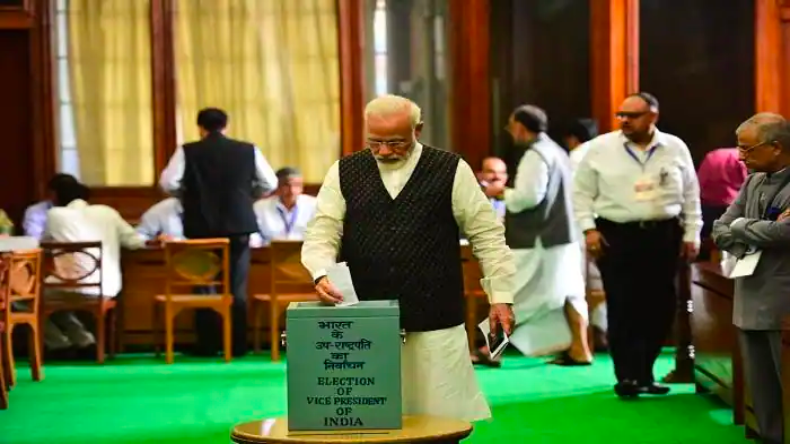 राष्ट्रपति से कितना अलग होता है उपराष्ट्रपति चुनाव? आसान भाषा में समझें