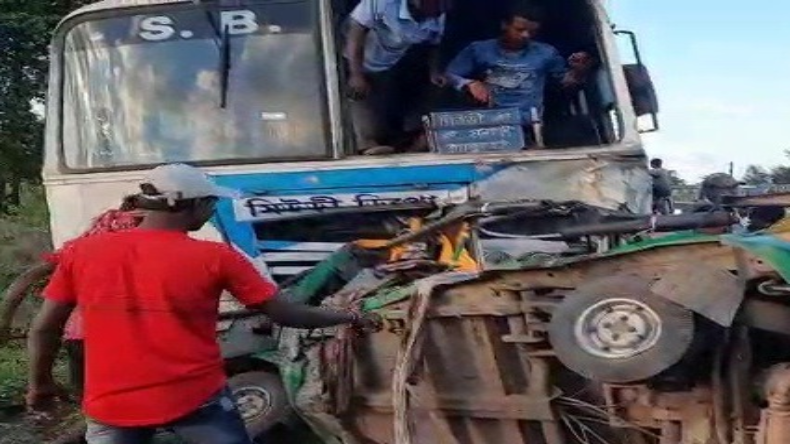 Birbhum Accident: पश्चिम बंगाल के बीरभूम में भीषण सड़क हादसा, ऑटोरिक्शा और बस की टक्कर में 9 की मौत