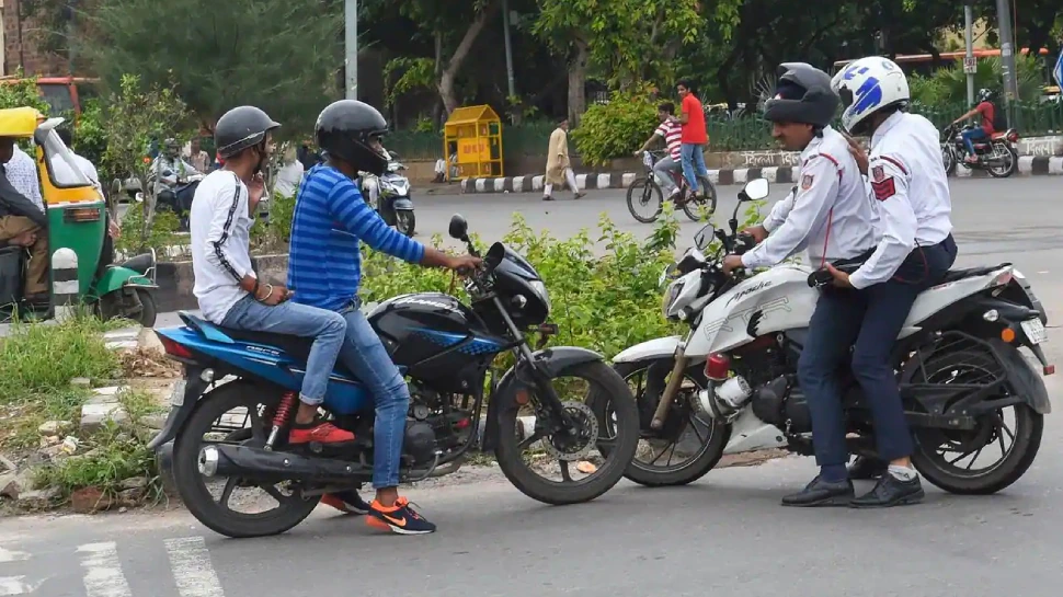 गाड़ी चलाने वाले सावधान, इस तरीके के हॉर्न और साइलेंसर पर कट सकता है चालान