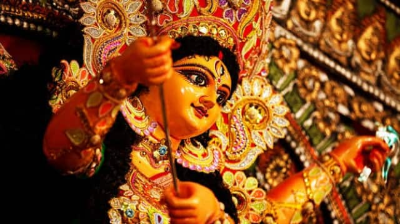 Navratri 2022: नवरात्रि के 9 दिन पहनें इन रंगों के वस्त्र, प्रसन्न होंगी माँ दुर्गा