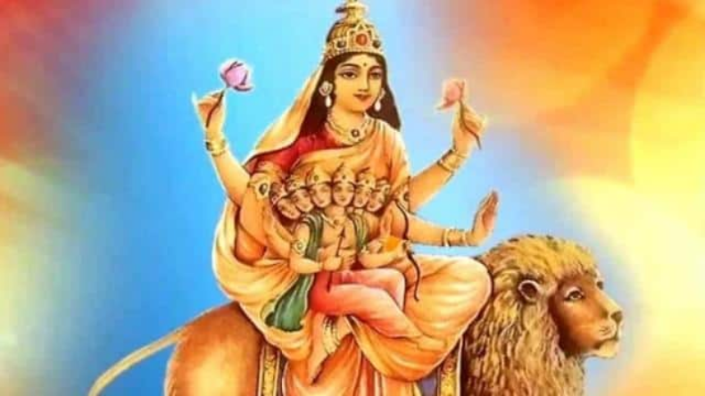 Navratri 5th Day 2022: पांचवें दिन करें माँ स्कंदमाता की पूजा, जानें शुभ मुहूर्त और पूजा विधि