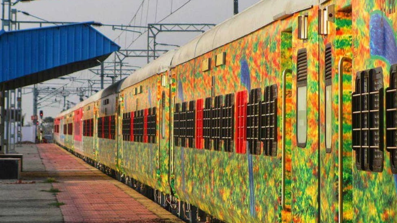 Duranto Express में बंदूक की नोंक पर लूटपाट, 20 बदमाशों की गिरोह ने दिया वारदात को अंजाम