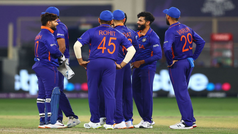 T20 WC 2022: टीम इंडिया को सिडनी में खाने के लिए दी गई ठंडी सैंडविच, भड़के खिलाड़ियों ने प्रैक्टिस से किया मना