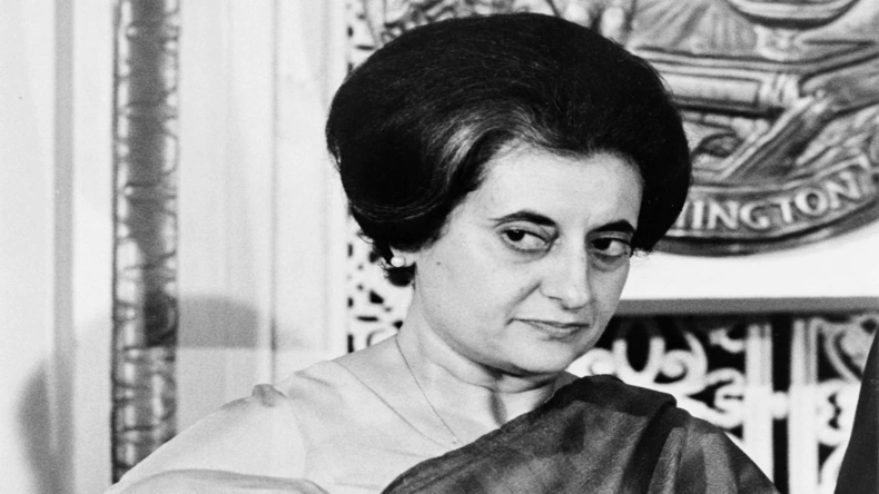 Indira Gandhi: जानिए इंदिरा गांधी को किसने कहा था ‘गूंगी गुड़िया’, 4 बार रह चुकी हैं देश की प्रधानमंत्री