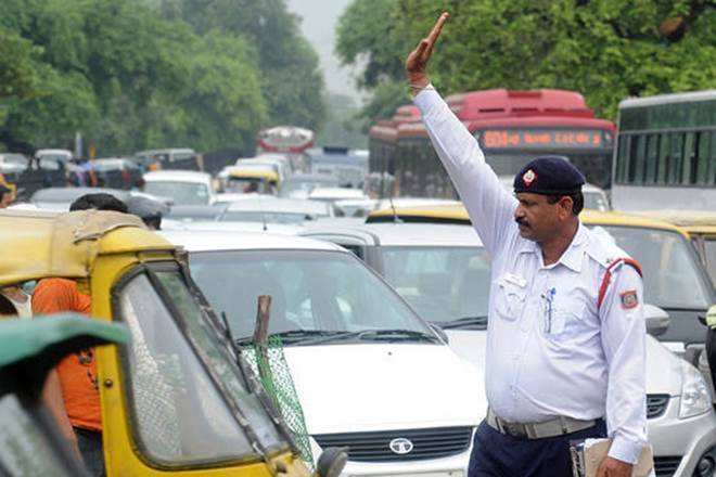 नंबर प्लेट की एक छोटी-सी गलती करा सकती है लाखों का चालान, जानें यह नियम