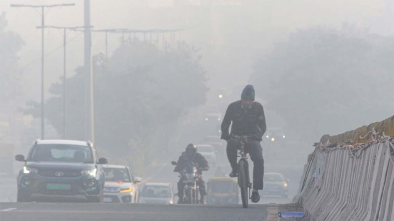 Weather Update: उत्तरी भारत के तापमान में गिरावट, लखनऊ में छाया कोहरा