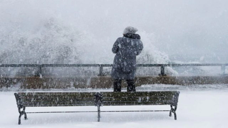 Bomb Cyclone: अमेरिका में बर्फीले तूफान का कहर, अब तक 18 लोगों की मौत