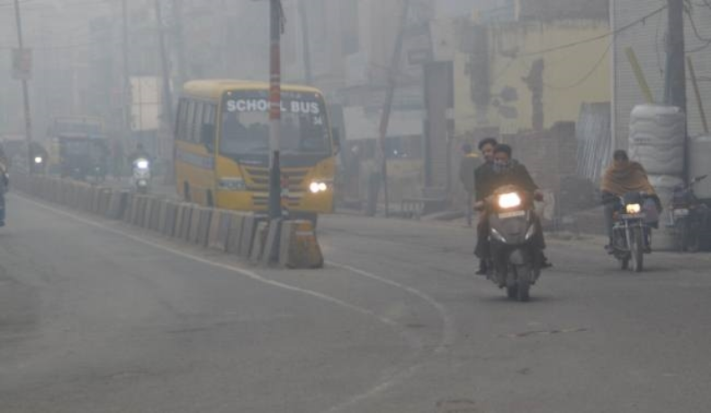 कोहरे के चलते UP सरकार का बड़ा फैसला, रात में नहीं चलेगी यूपी रोडवेज की बसेस