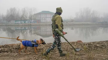 पहले भारत के खिलाफ उगला जहर, अब पाकिस्तान के साथ मिलकर PoK का मुद्दा उठा रहा OIC