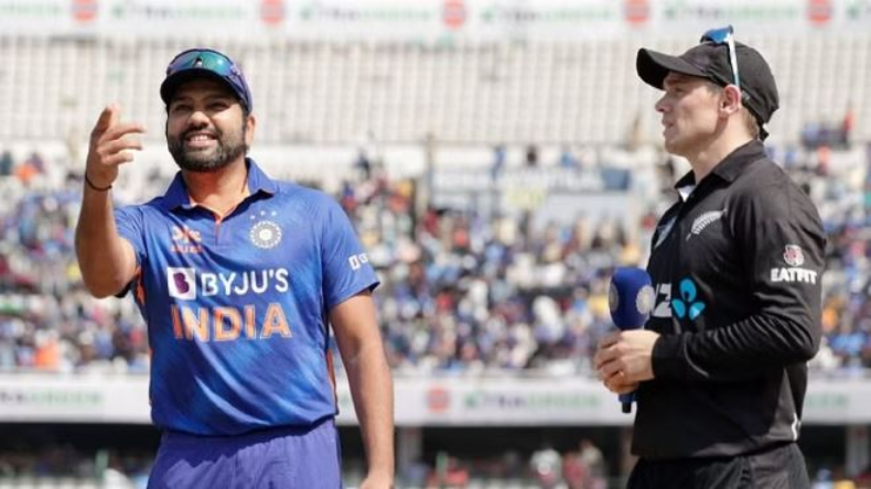 IND vs NZ: न्यूजीलैंड ने टॉस जीतकर पहले गेंदबाजी करने का लिया निर्णय, इस प्लेइंग-11 के साथ उतरेगा भारत