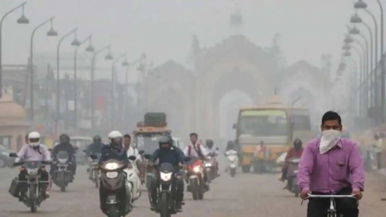 Delhi Air Pollution: फिर जहरीली हुई दिल्ली की हवा, एयर क्वालिटी इंडेक्स 400 के पार पहुंचा