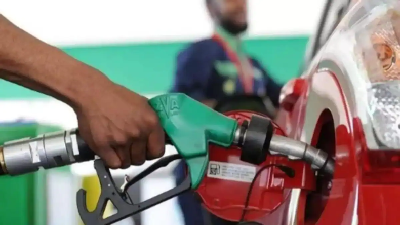 Petrol Diesel Price: क्रूड ऑयल के भाव में आई गिरावट , कई शहरों में बढ़े पेट्रोल-डीजल के प्राइस