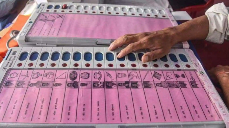 UP Bypoll 2023: सियासी रण की तैयारी, यूपी में जल्द हो सकते है इन दो सीटों पर उपचुनाव