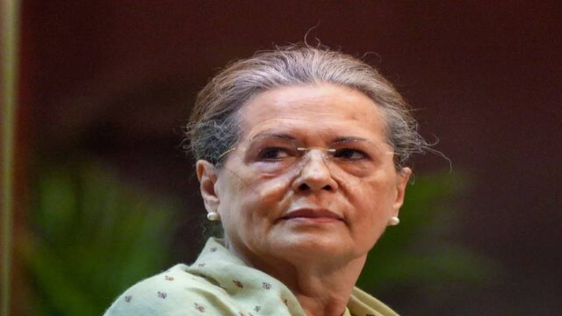 Sonia Gandhi: ‘राजनीति से रिटायर नहीं होंगी सोनिया गांधी, अटकलों पर लगाया विराम