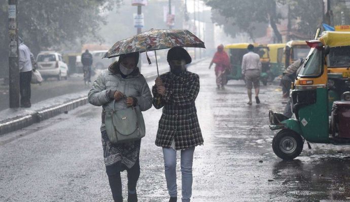 Weather: दिल्ली- एनसीआर में बारिश के साथ गिरेंगे ओले, ऑरेंज अलर्ट हुआ जारी