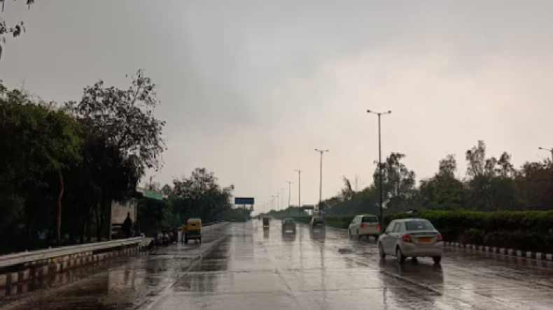 फिर सुहाना हुआ Delhi का मौसम, कई हिस्सों में गरज के साथ बारिश