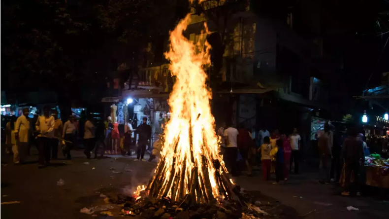 Holi 2023: 6 या 7 कब है होलिका दहन? कंफ्यूज़ होने से पहले पढ़ लें सही तिथि