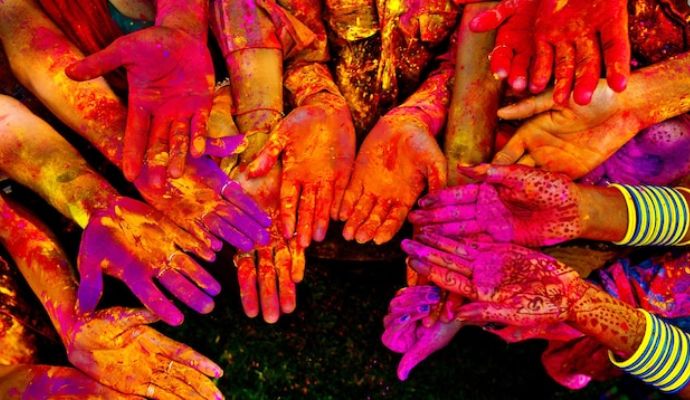 Holi 2023: जानिए क्या है होली का इतिहास और इसकी शुरुआत कहां से हुई थी