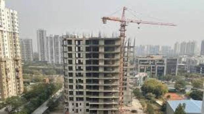 Noida: नोएडा अथॉरिटी ने लोटस एस्पेसिया के टावर-31 को किया सील, बिल्डर पर था करोड़ो का बकाया