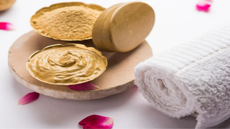 Benefits of Multani Mitti: चेहरे के लिए वरदान से कम नहीं है मुल्तानी मिट्टी, ऐसे करें इसका प्रयोग