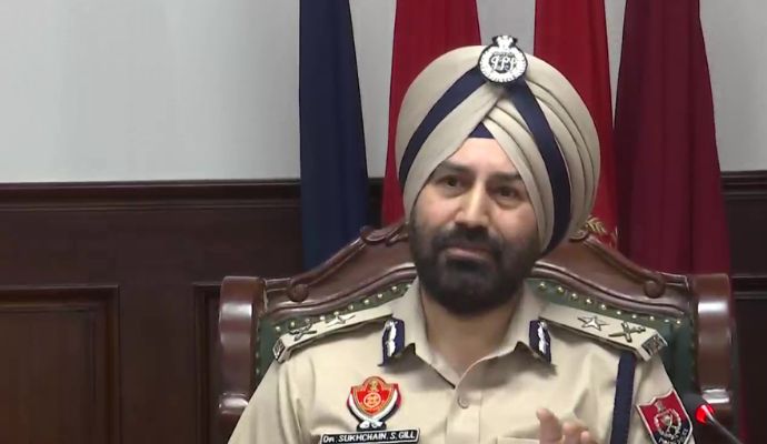 Amritpal singh: अमृतपाल की गिरफ्तारी पर पंजाब पुलिस की प्रेस कॉन्फ्रेंस शुरू, जानिए क्या बोले IGP