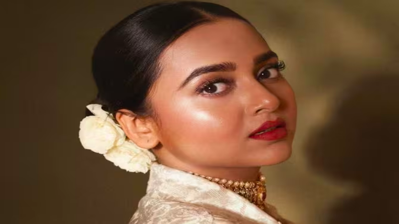 Tejasswi Prakash का पहनावें पर सवाल उठाने वालों पर फूटा गुस्सा, हेटर्स को दिया करारा जवाब