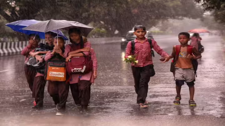 Delhi-UP Weather Update:  आज होगी बारिश, यहां गिरेंगे ओले…जानें अगले पांच दिनों का मौसम अपडेट