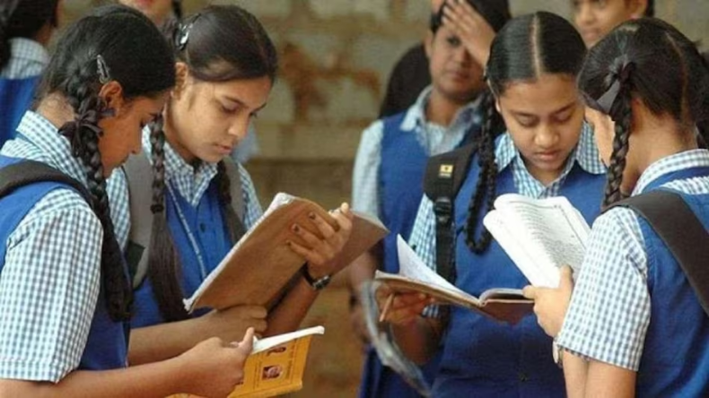 CBSE Board Exam 2023-24: परीक्षा पैटर्न में बड़ा बलदाव, थ्योरी का बोझ हटाकर बढ़ेगा MCQ का वेटेज