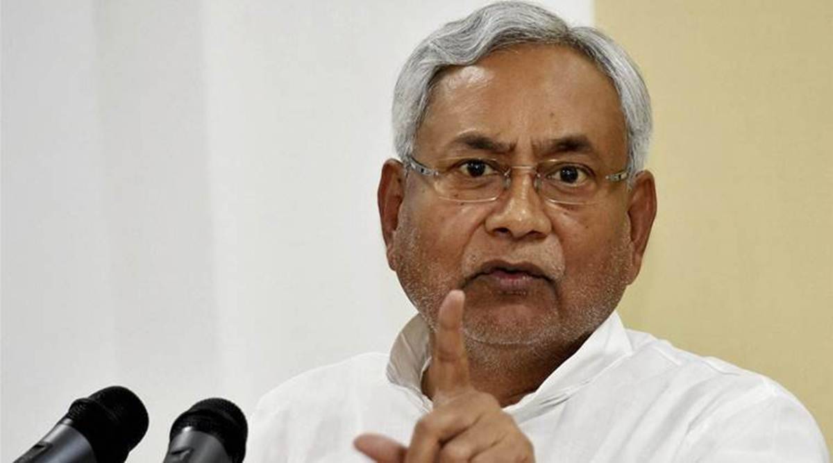 Bihar Politics: फिर पलटेंगे नीतीश कुमार! समझें कैसे बदल रहा राजनीतिक समीकरण