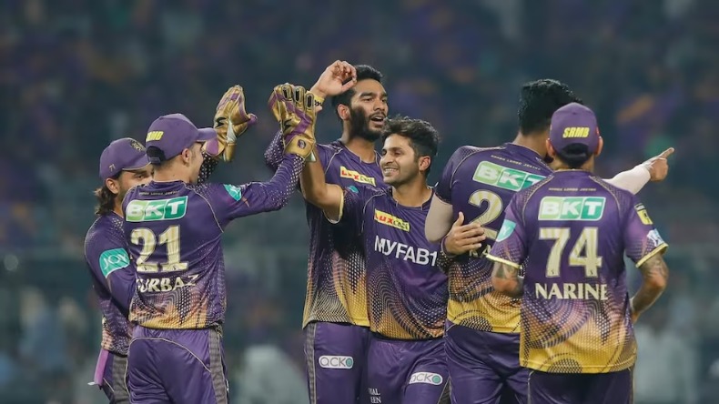 KKR vs PK:  पहले बल्लेबाजी करते हुए 10 ओवर में 82 रन बनाई पंजाब, तीन खिलाड़ी आउट