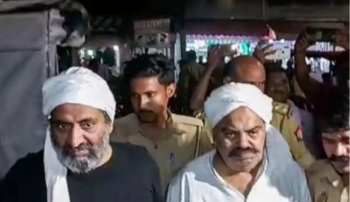 Atiq Ahmad News: पोस्टमॉर्टम रिपोर्ट से खुलासा, पहली गोली लगने से हो गई थी अतीक-अशरफ की मौत