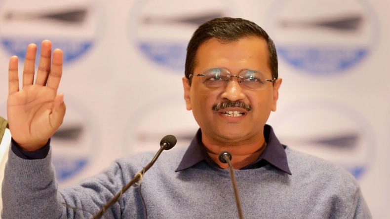 केजरीवाल के कार्यक्रम में लगे पीएम मोदी के नारे, दिल्ली एलजी भी थे मौजूद